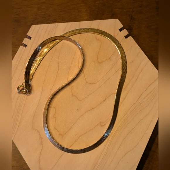 Classic Vintage Gold Plated Herringbone Necklace - Picture 4 of 10